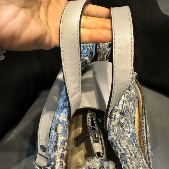 GUESS Quilted bag. NEW. USED ONCE - Picture 7 of 9